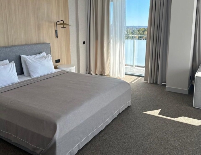 Люкс 2-местный 1-комнатный люкс-студия - Отель «Изумруд» Гагра