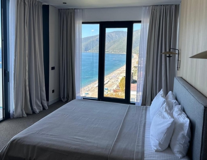 Люкс 2-местный 2-комнатный - Отель «Изумруд» Гагра