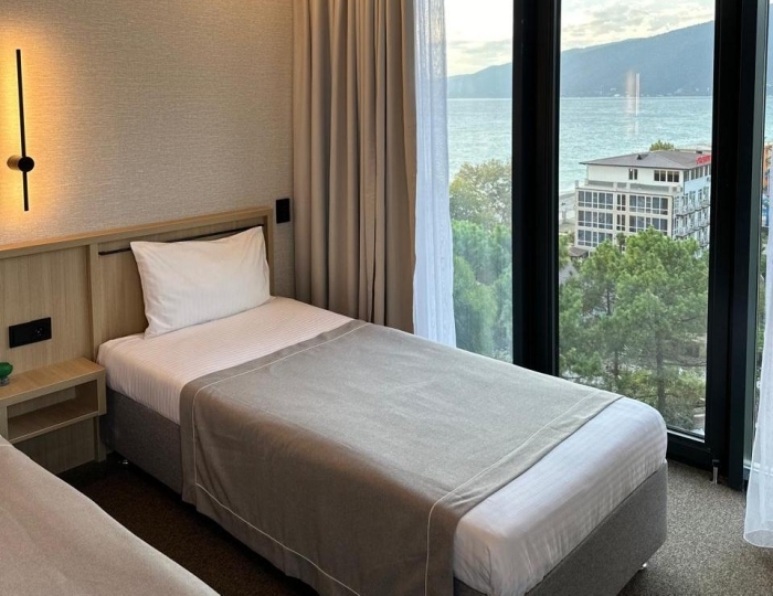 Стандарт 3-местный 1-комнатный с балконом - Отель «Изумруд» Гагра